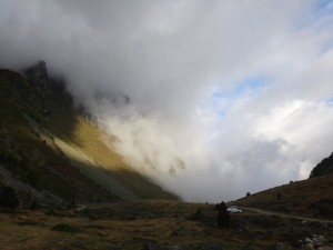 Guided walk into the lake land of the Pyrenees, the Neouvielle reserve