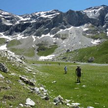 Walking in the Cirque de Troumouse on a guided walking holiday