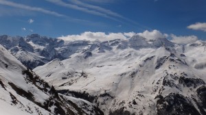 Ski Touring the Pyrenees with Mouuntainbug