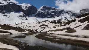 16 ephemeral lakes pyrenees walking holidays